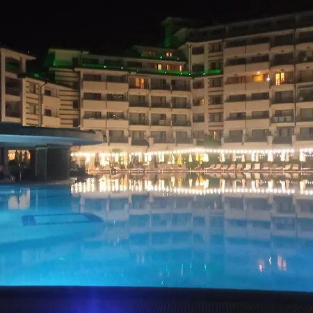 Apartamento Emerald & Spa,studio Ikat310