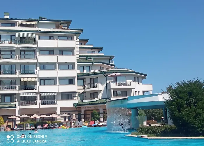 Emerald & Spa,studio Ikat310 Апартаменты