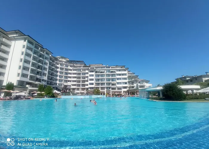 Апартаменты Emerald & Spa,studio Ikat310