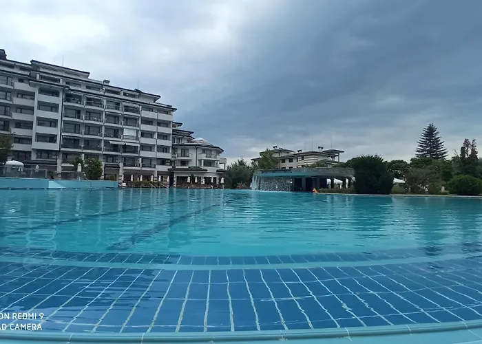 Emerald & Spa,studio Ikat310 * Равда