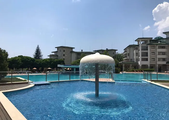 Emerald & Spa,studio Ikat310 Равда