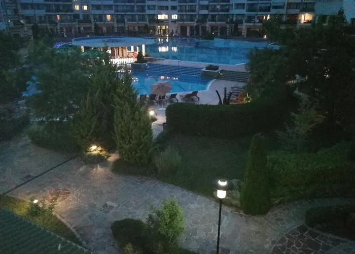 Emerald & Spa,studio Ikat310 Равда