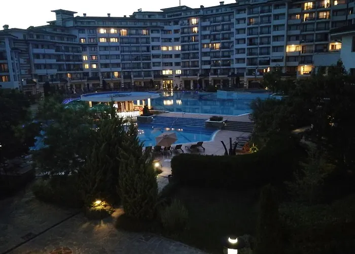 Emerald & Spa,studio Ikat310 * Равда